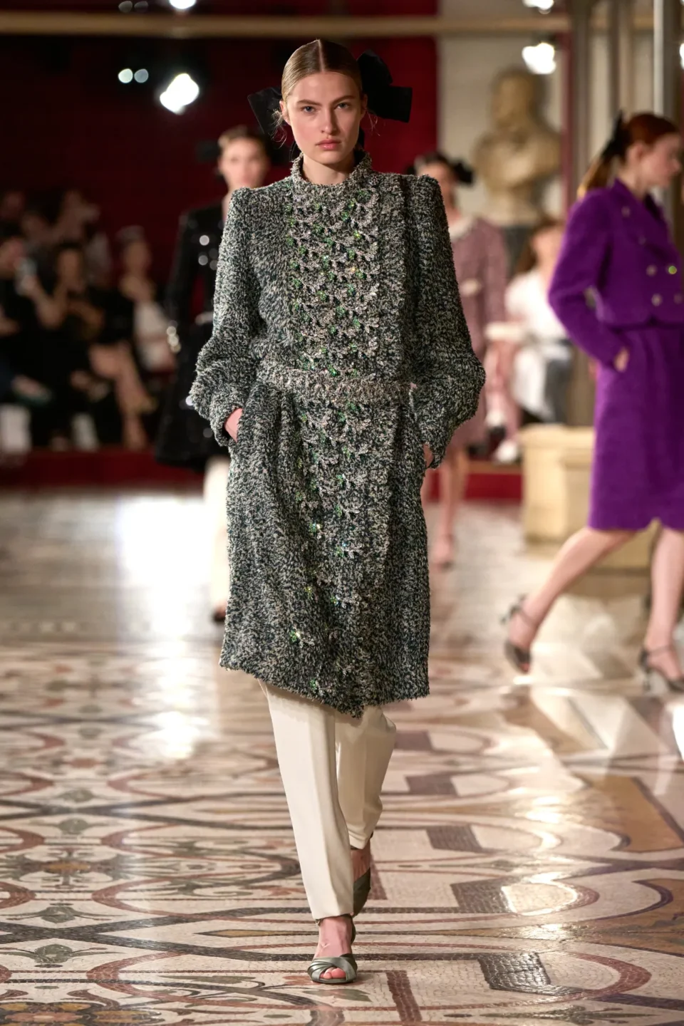 00019-chanel-fall-2024-couture-credit-gorunway