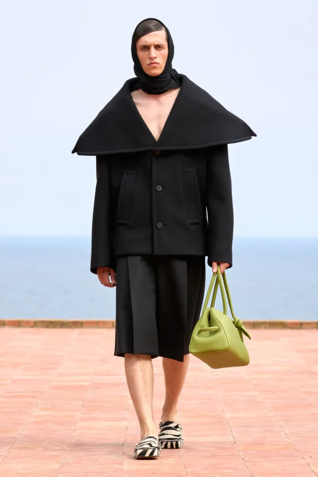 00019-jacquemus-fall-24-ready-to-wear-credit-gorunway