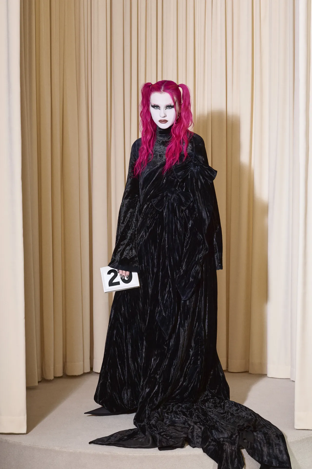 00020-balenciaga-fall-24-couture-credit-brand