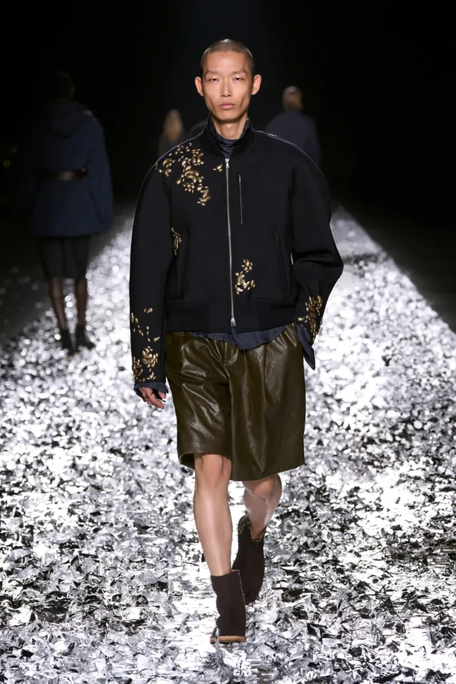 00021-dries-van-noten-spring-2025-menswear-credit-gorunway