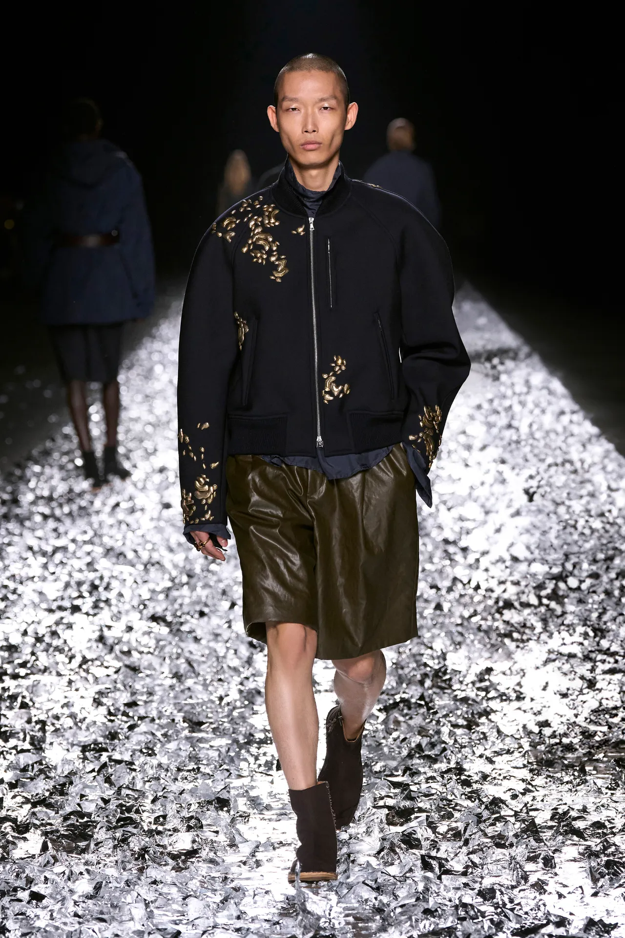 00021-dries-van-noten-spring-2025-menswear-credit-gorunway