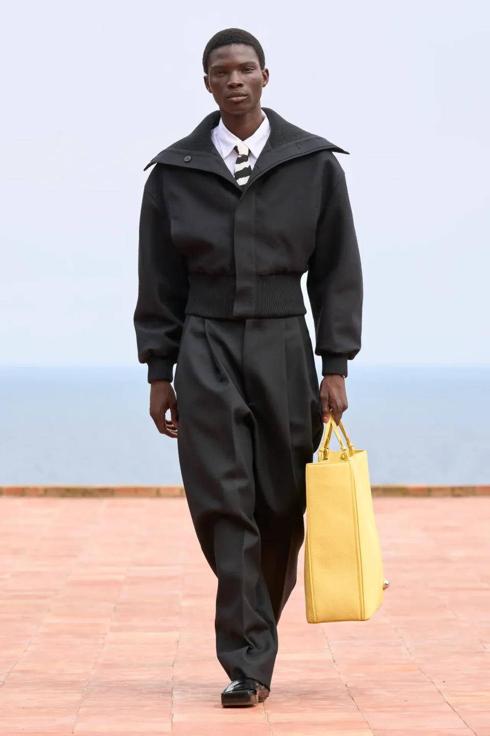 00021-jacquemus-fall-24-ready-to-wear-credit-gorunway