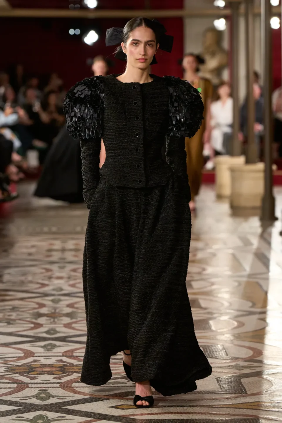 00022-chanel-fall-2024-couture-credit-gorunway