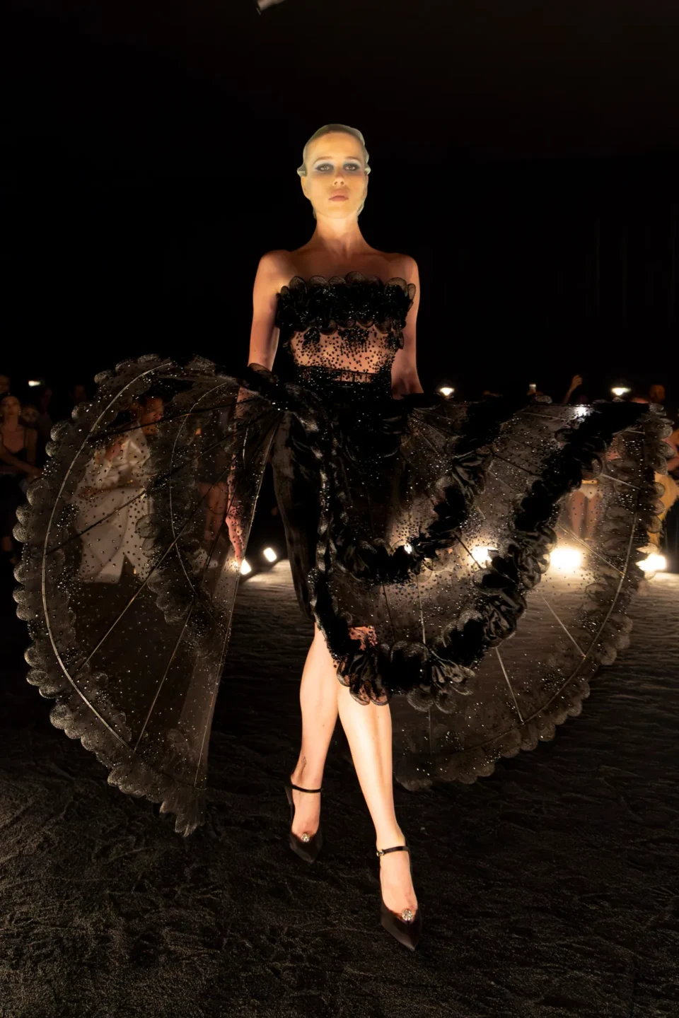 00022-schiaparelli-fall-2024-couture-credit-brand