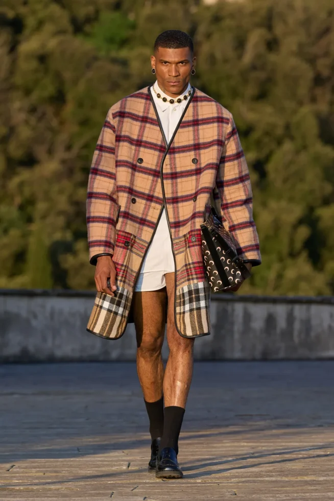 00023-marine-serre-spring-2025-menswear-credit-gorunway