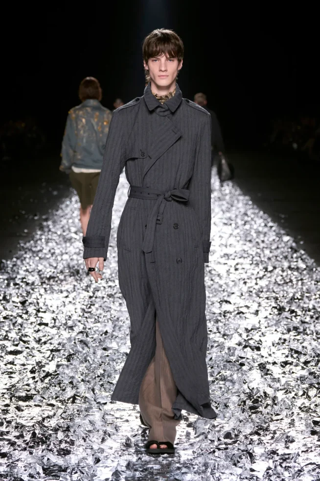 00024-dries-van-noten-spring-2025-menswear-credit-gorunway