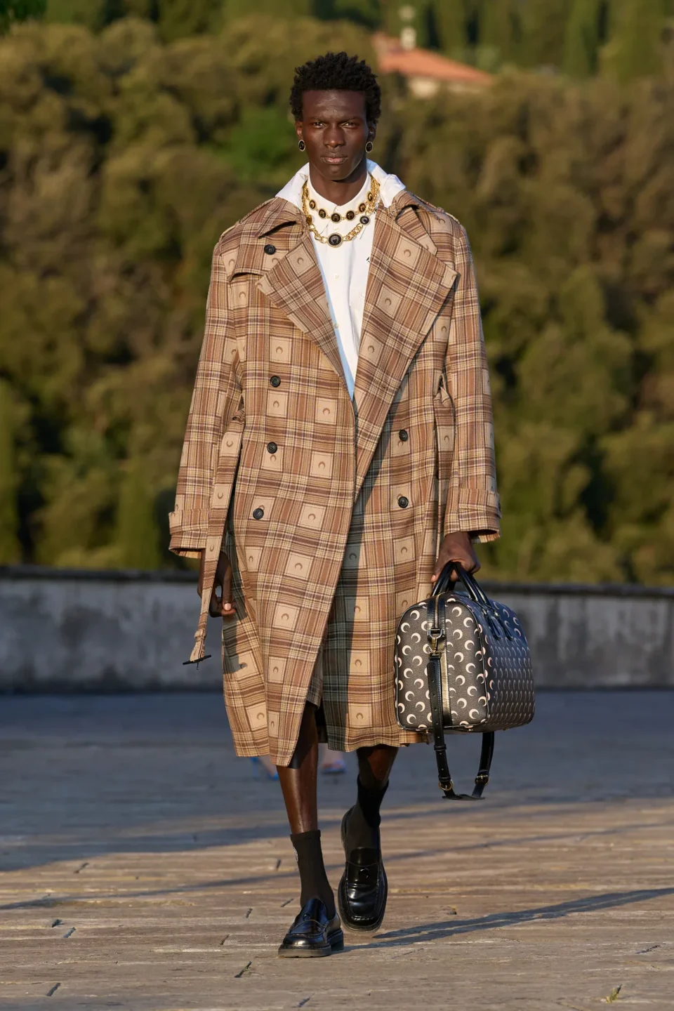 00024-marine-serre-spring-2025-menswear-credit-gorunway