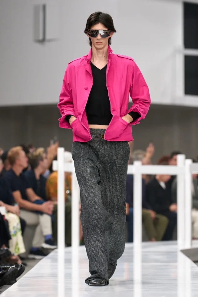 00025-prada-spring-2025-menswear-credit-gorunway