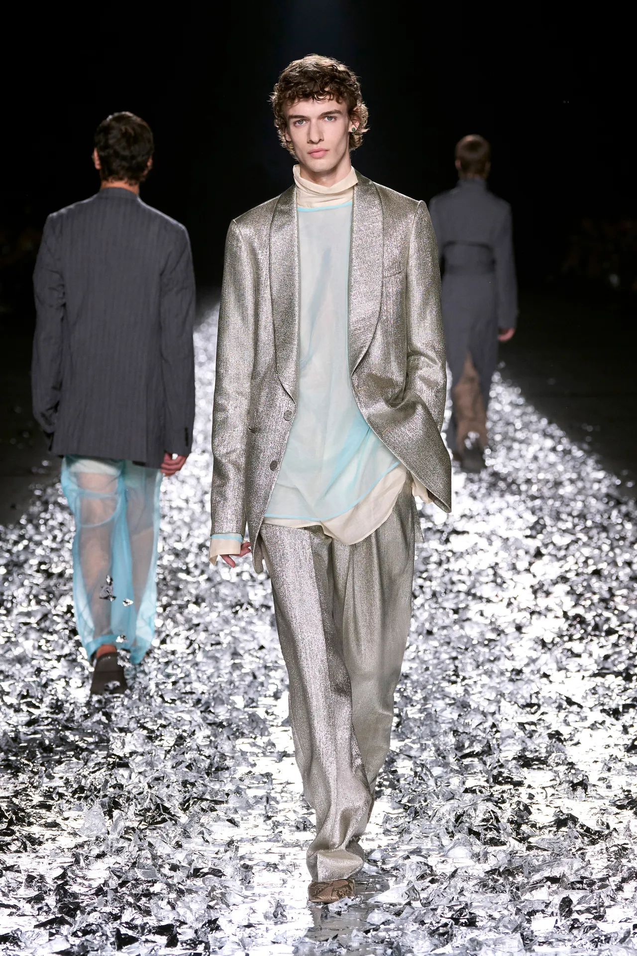 00026-dries-van-noten-spring-2025-menswear-credit-gorunway