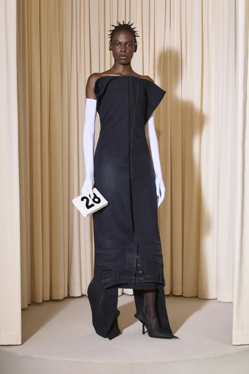 00028-balenciaga-fall-24-couture-credit-brand