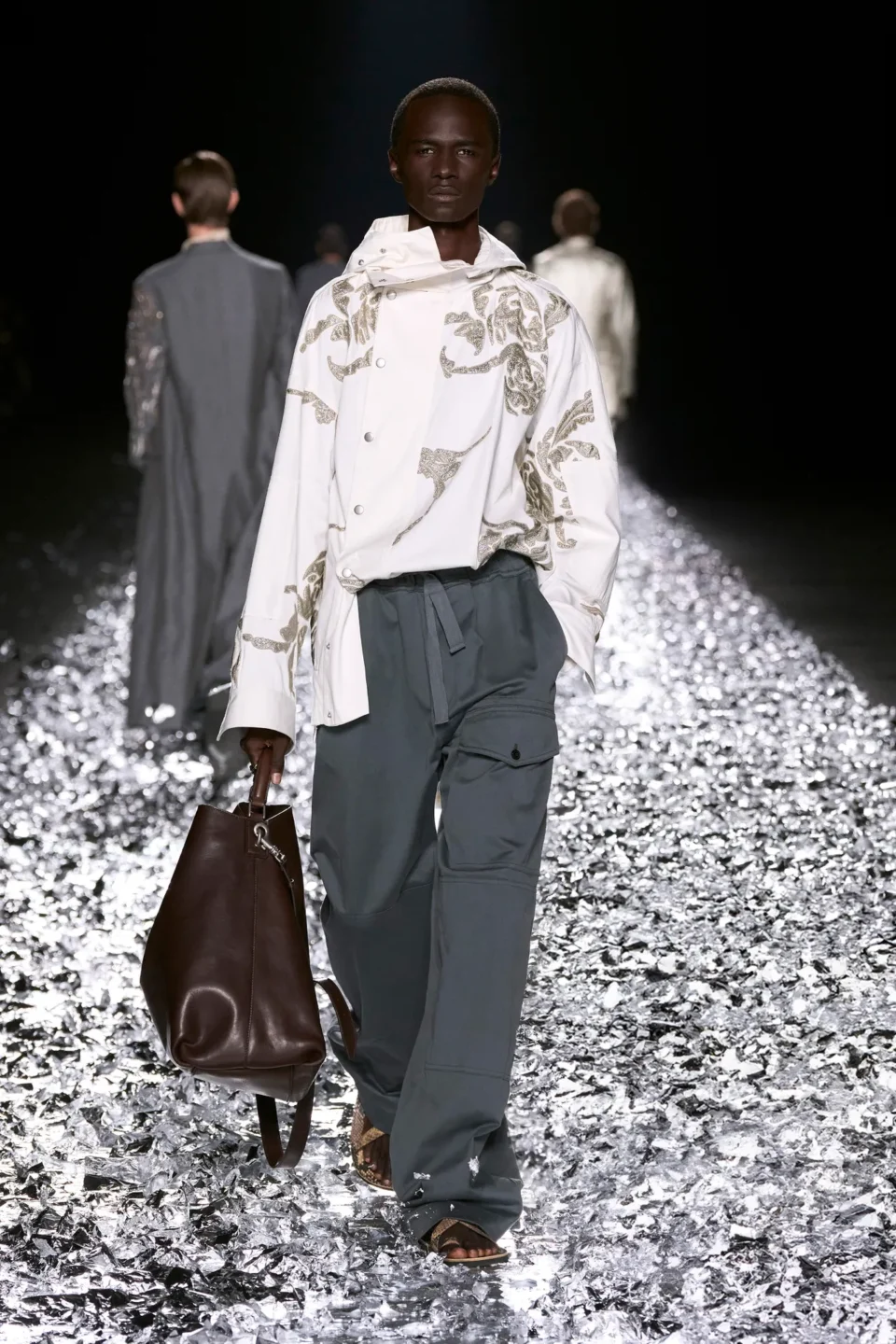 00029-dries-van-noten-spring-2025-menswear-credit-gorunway