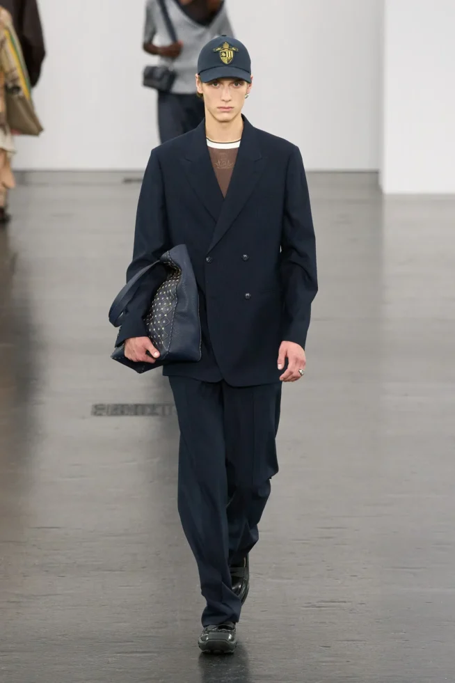 00029-fendi-spring-2025-menswear-credit-gorunway