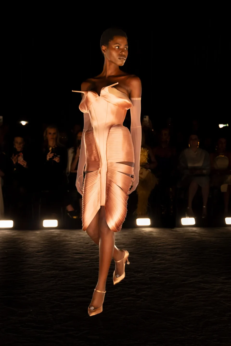 00029-schiaparelli-fall-2024-couture-credit-brand