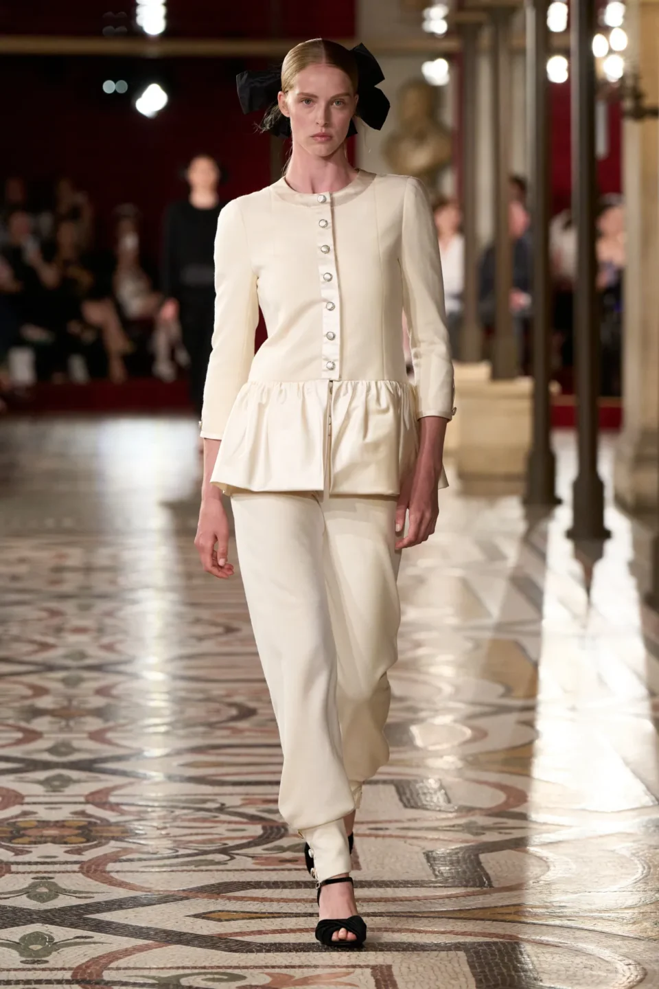 00030-chanel-fall-2024-couture-credit-gorunway