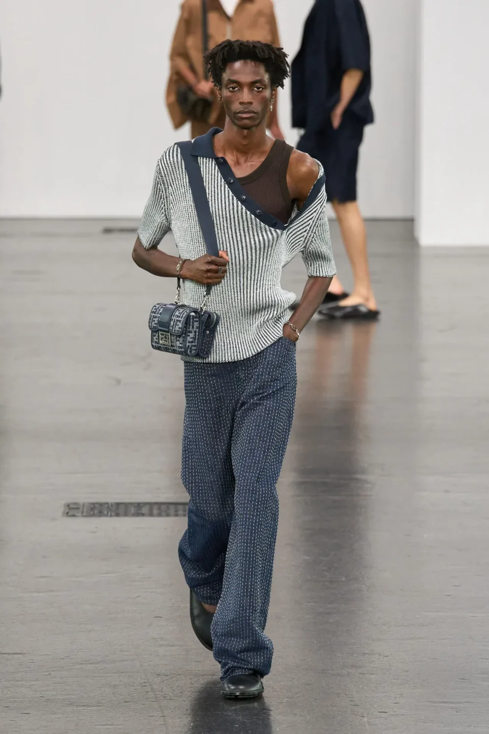 00030-fendi-spring-2025-menswear-credit-gorunway