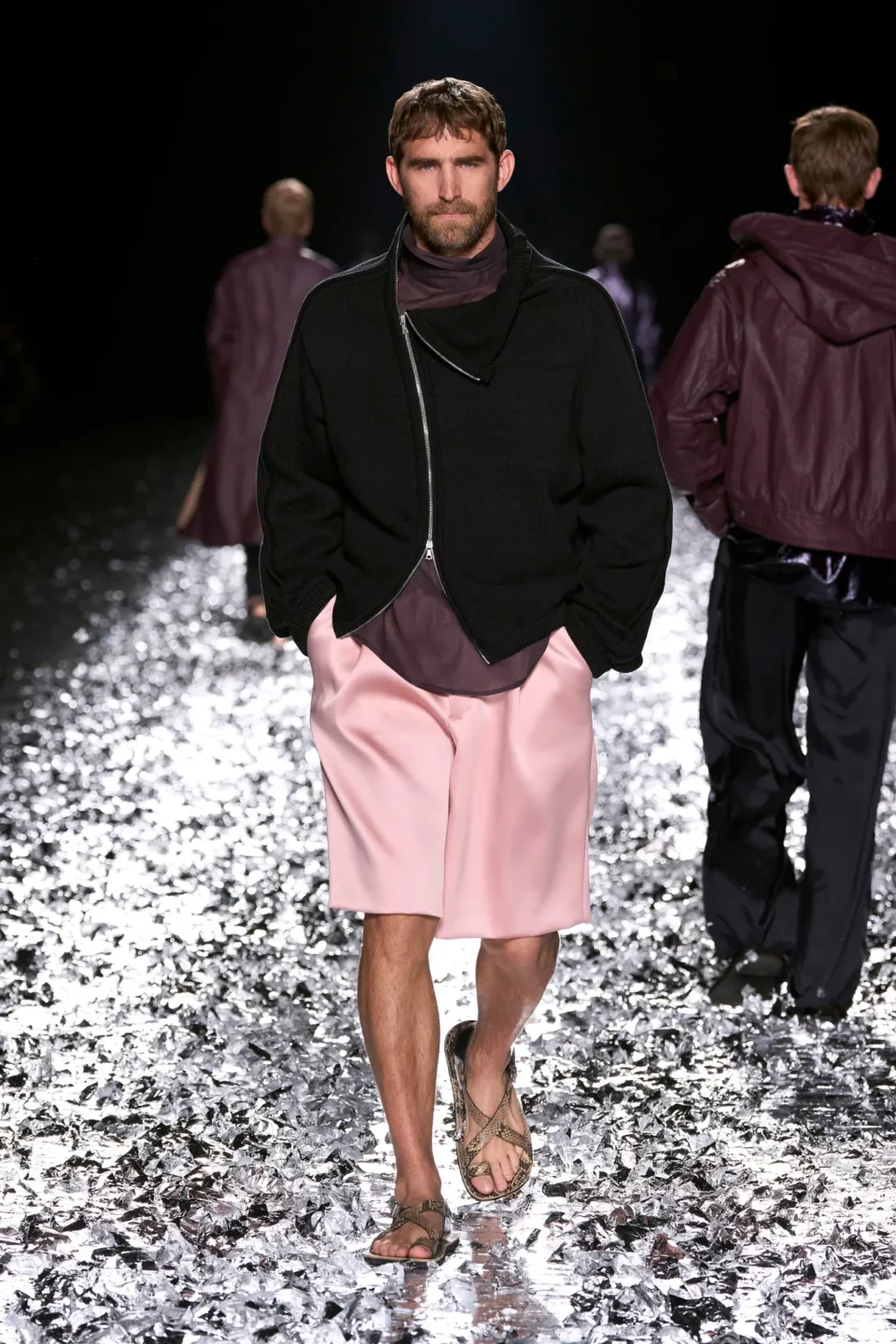 00035-dries-van-noten-spring-2025-menswear-credit-gorunway