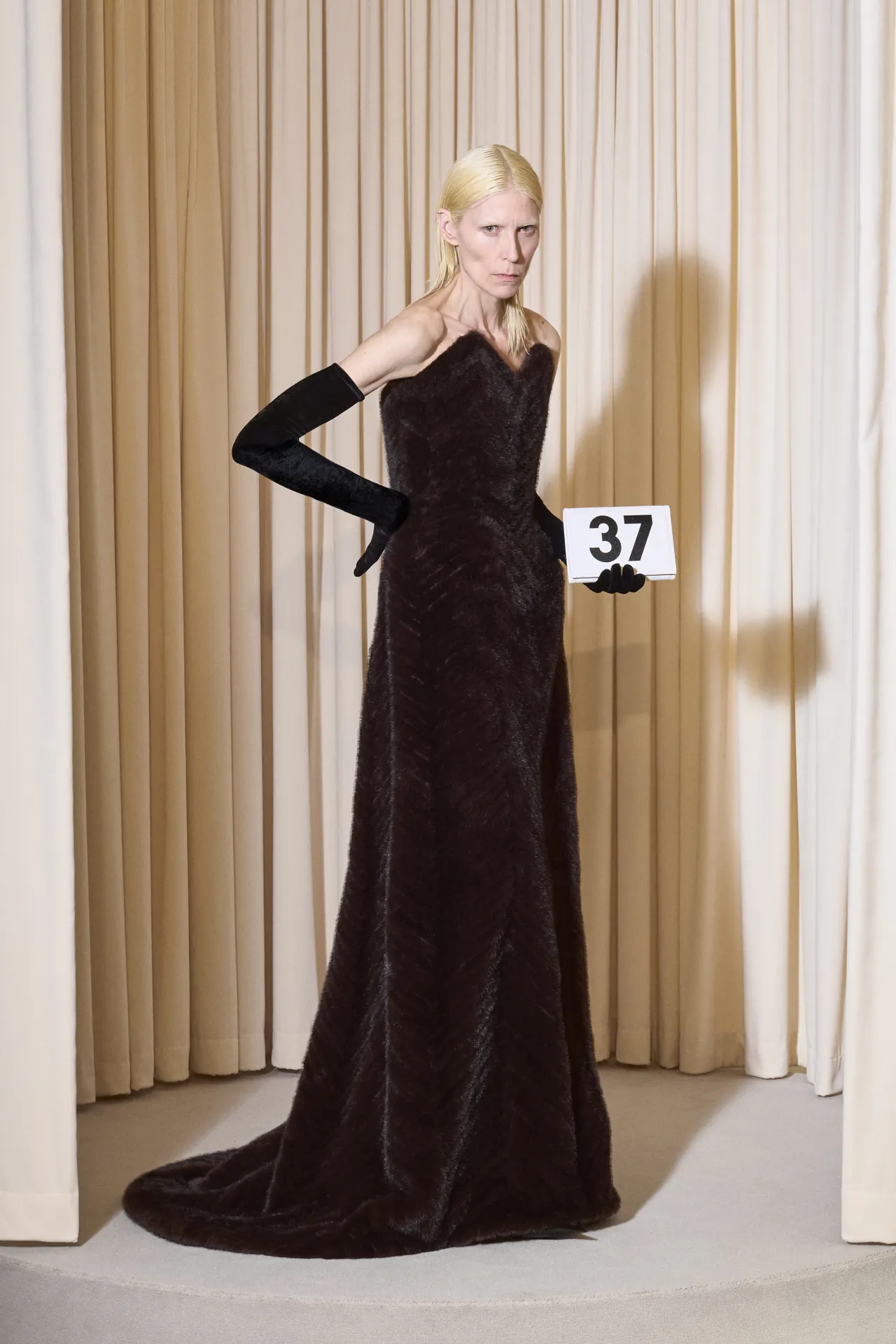 00037-balenciaga-fall-24-couture-credit-brand