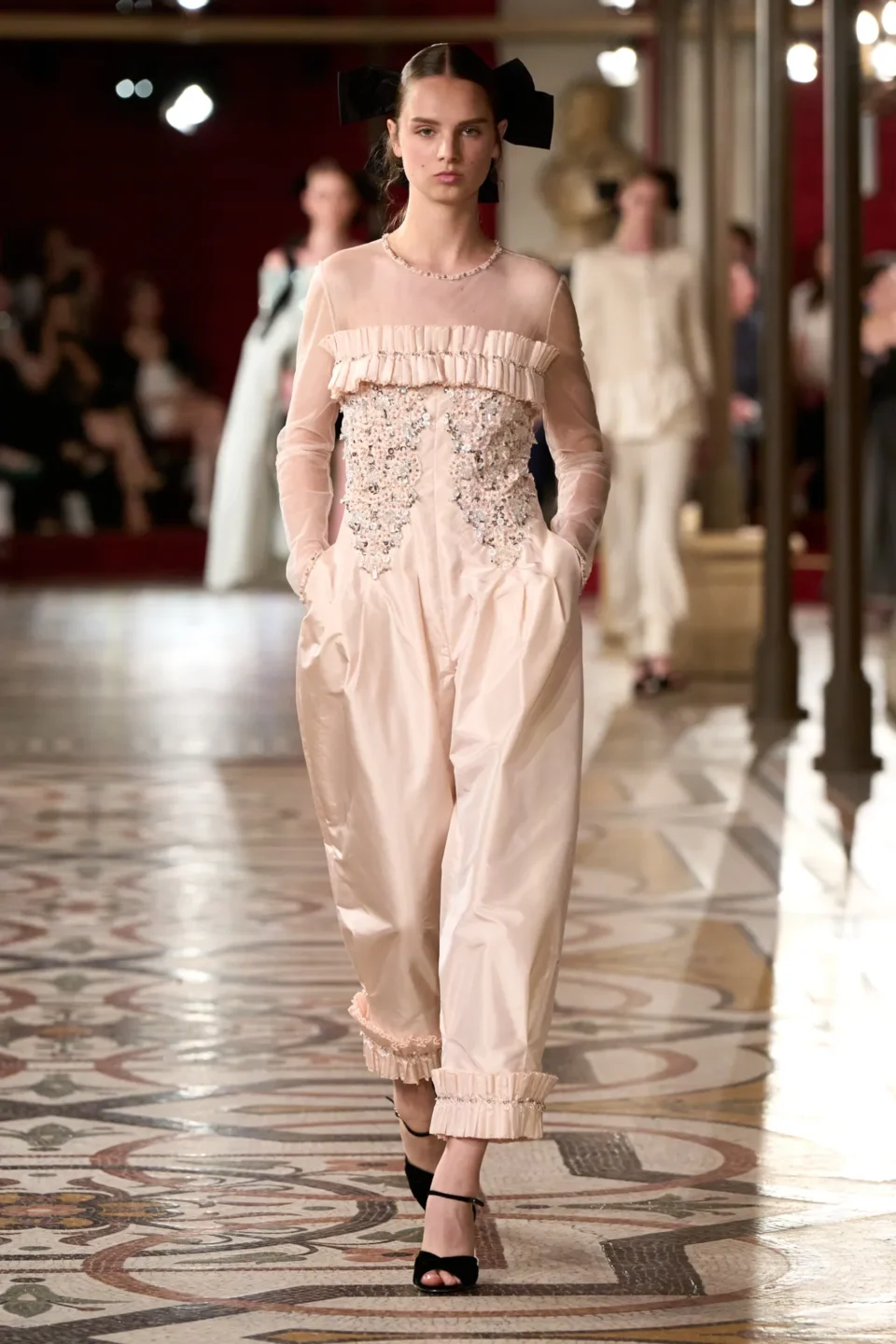 00038-chanel-fall-2024-couture-credit-gorunway