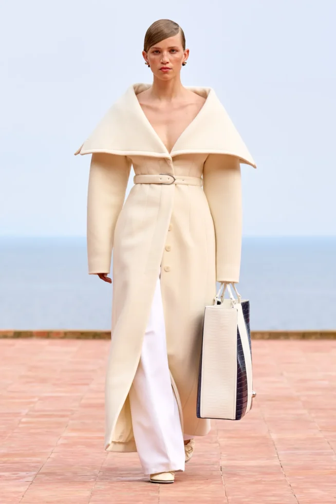 00038-jacquemus-fall-24-ready-to-wear-credit-gorunway