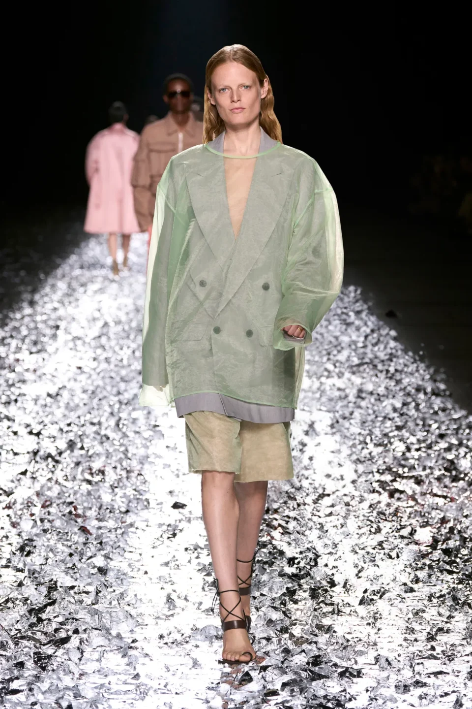 00039-dries-van-noten-spring-2025-menswear-credit-gorunway