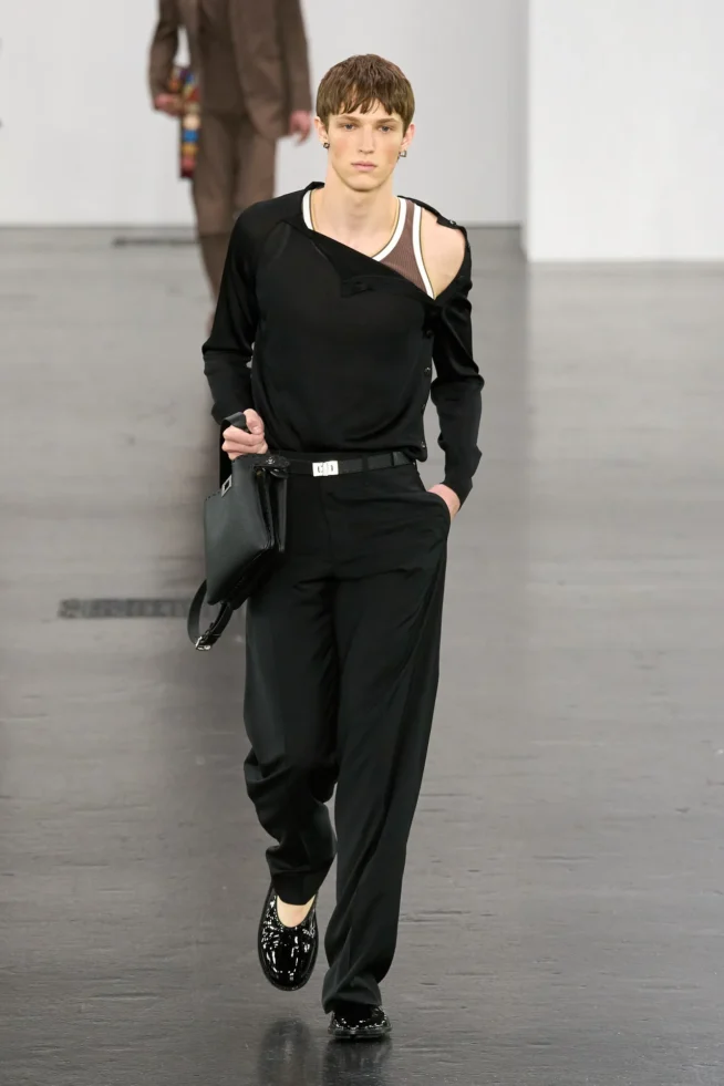 00039-fendi-spring-2025-menswear-credit-gorunway