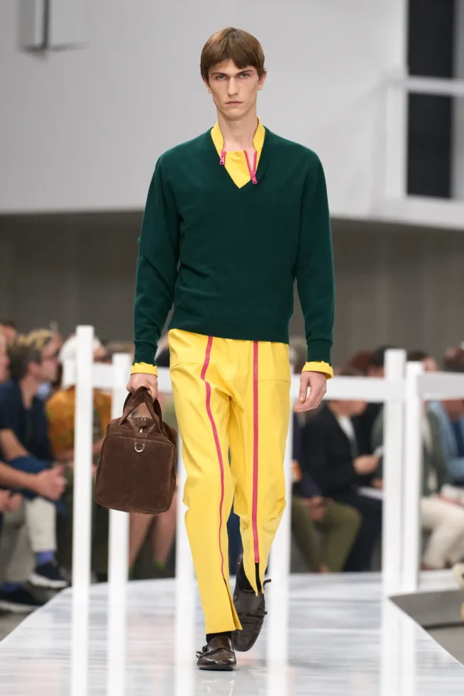 00039-prada-spring-2025-menswear-credit-gorunway