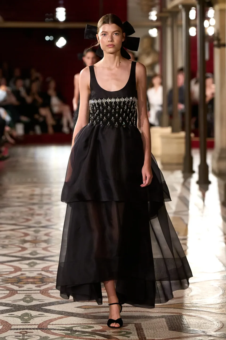00042-chanel-fall-2024-couture-credit-gorunway