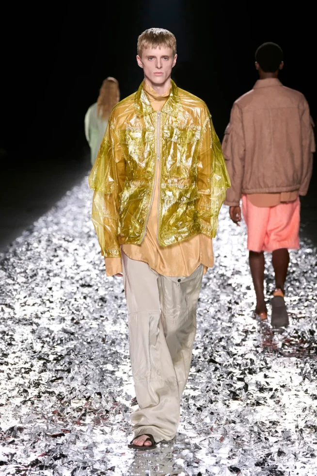 00042-dries-van-noten-spring-2025-menswear-credit-gorunway