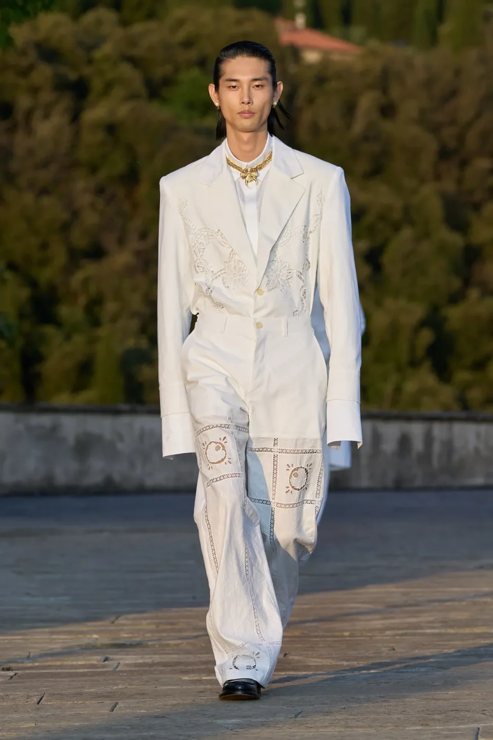 00042-marine-serre-spring-2025-menswear-credit-gorunway