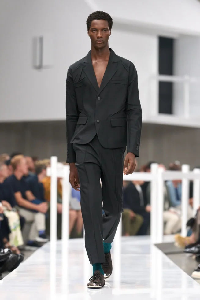 00042-prada-spring-2025-menswear-credit-gorunway