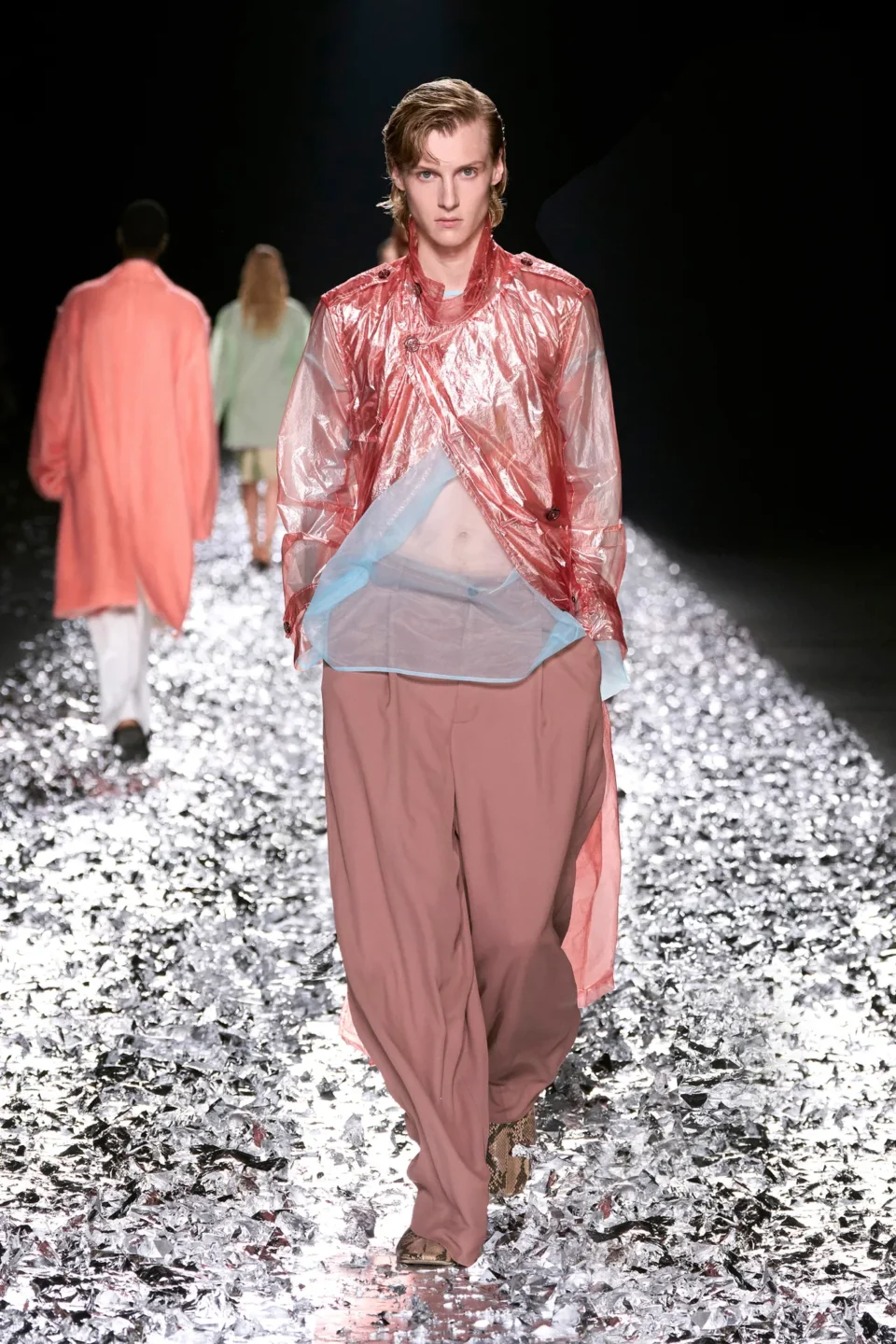 00043-dries-van-noten-spring-2025-menswear-credit-gorunway