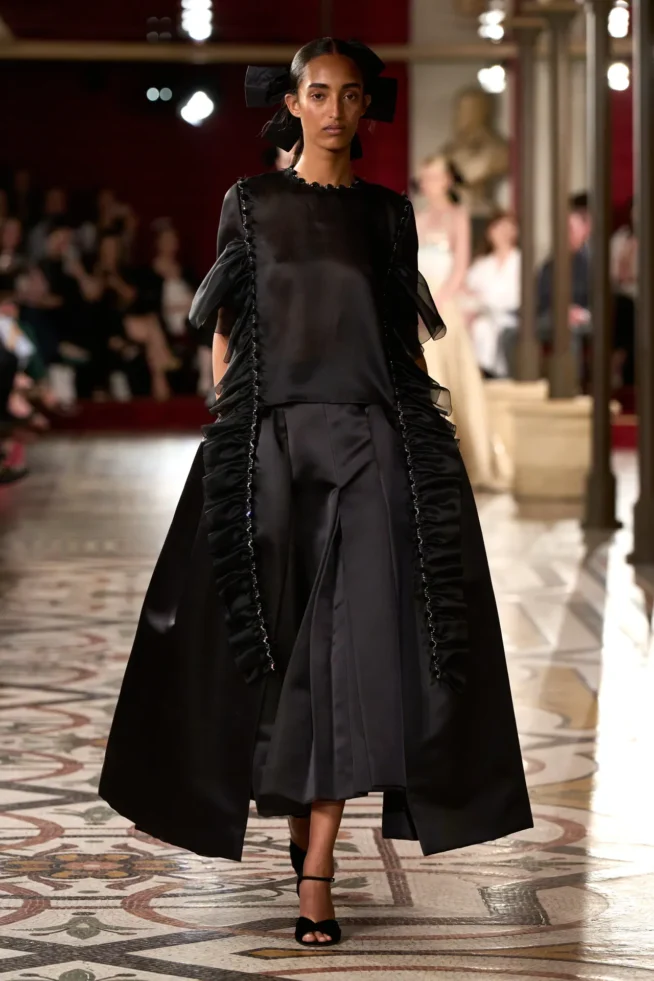 00044-chanel-fall-2024-couture-credit-gorunway