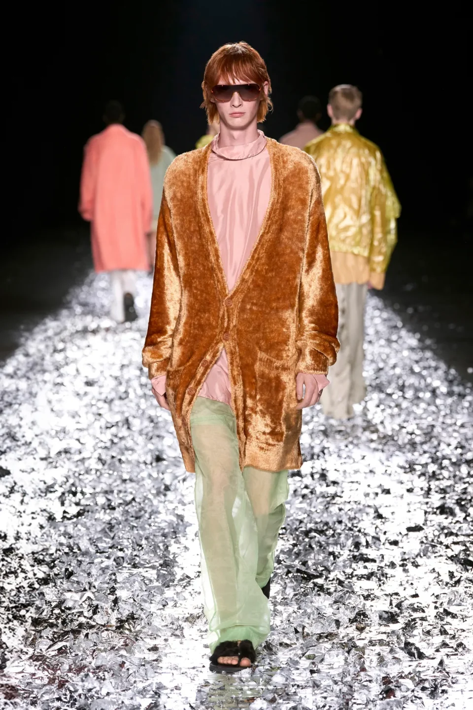 00044-dries-van-noten-spring-2025-menswear-credit-gorunway