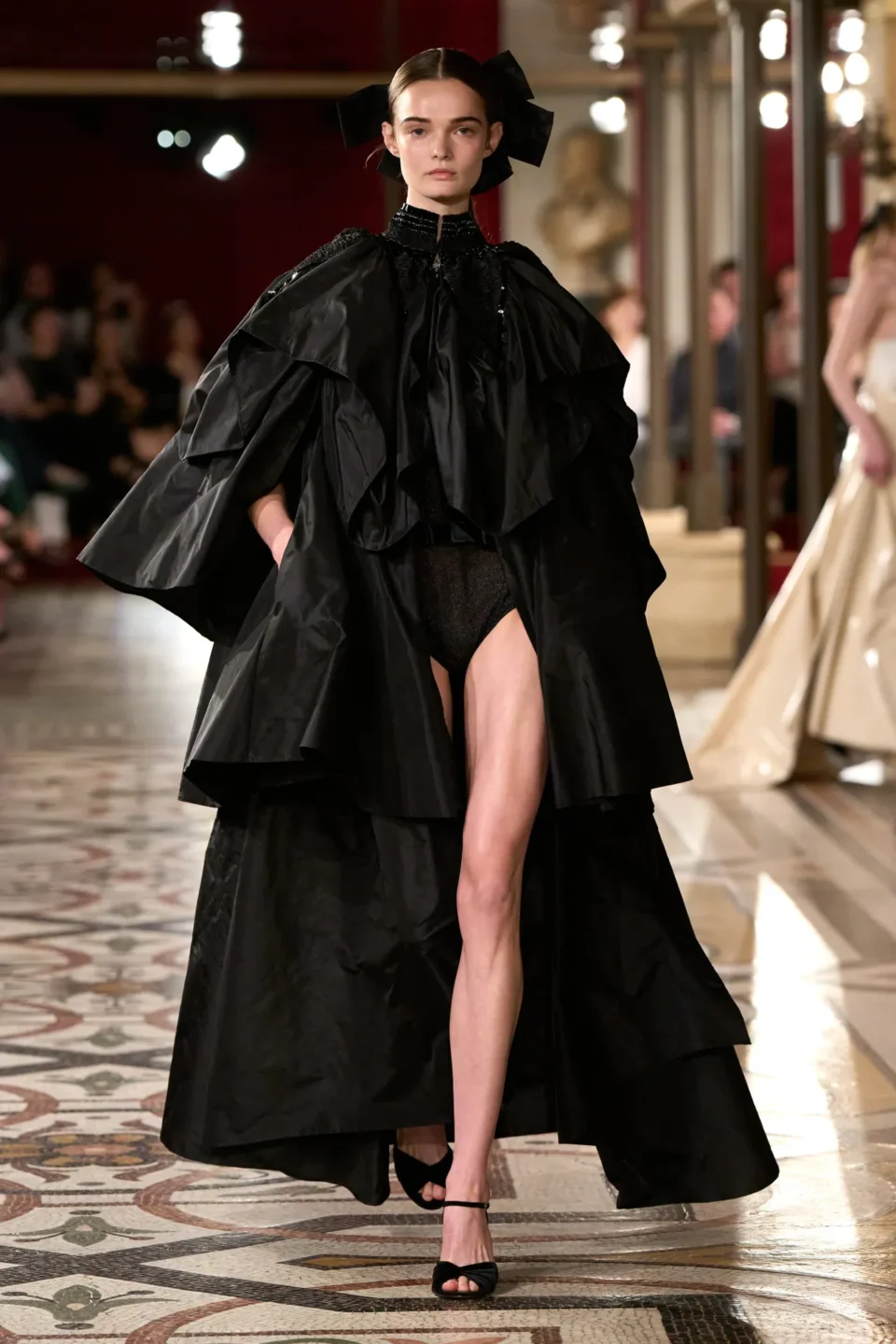 00045-chanel-fall-2024-couture-credit-gorunway