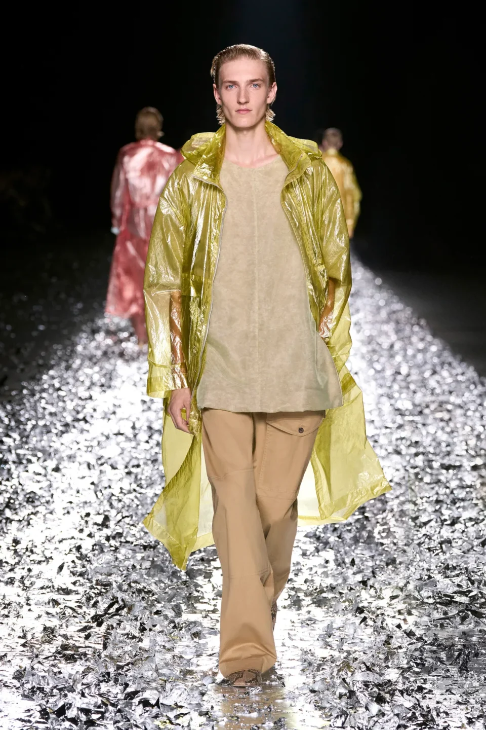 00045-dries-van-noten-spring-2025-menswear-credit-gorunway