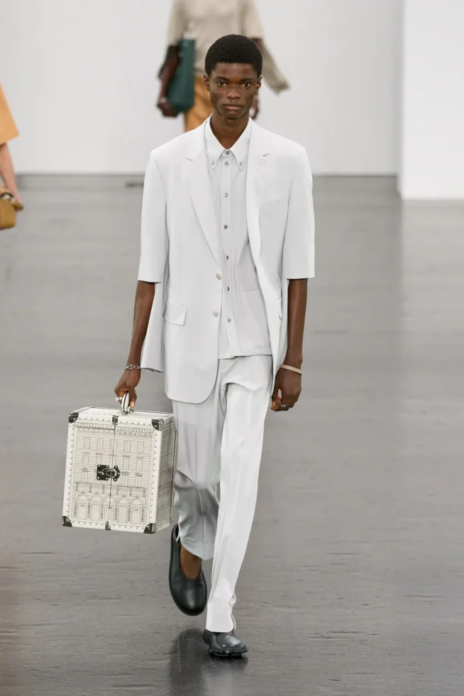 00045-fendi-spring-2025-menswear-credit-gorunway