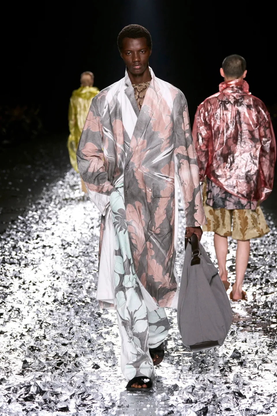 00047-dries-van-noten-spring-2025-menswear-credit-gorunway