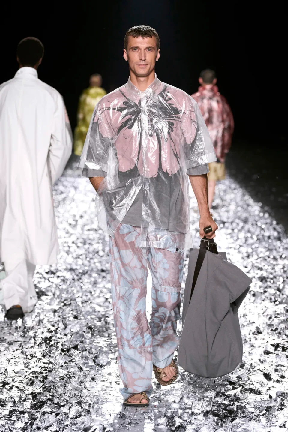 00048-dries-van-noten-spring-2025-menswear-credit-gorunway