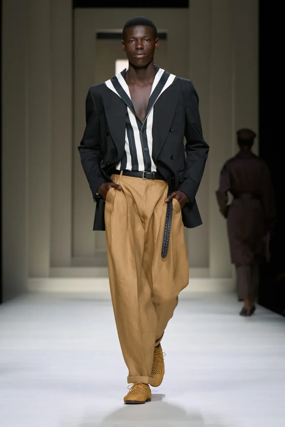 00053-dolce-and-gabbana-spring-2025-menswear-credit-gorunway