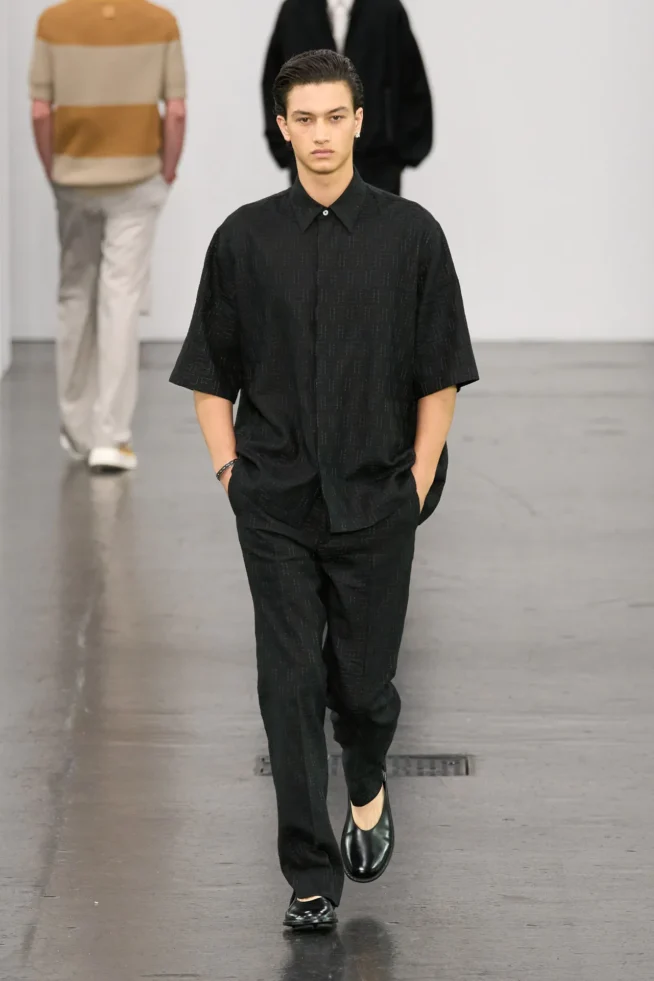 00053-fendi-spring-2025-menswear-credit-gorunway