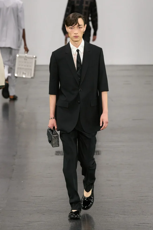 00056-fendi-spring-2025-menswear-credit-gorunway