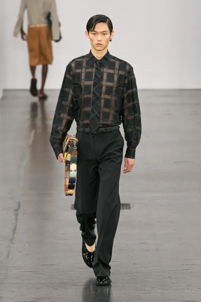 00057-fendi-spring-2025-menswear-credit-gorunway