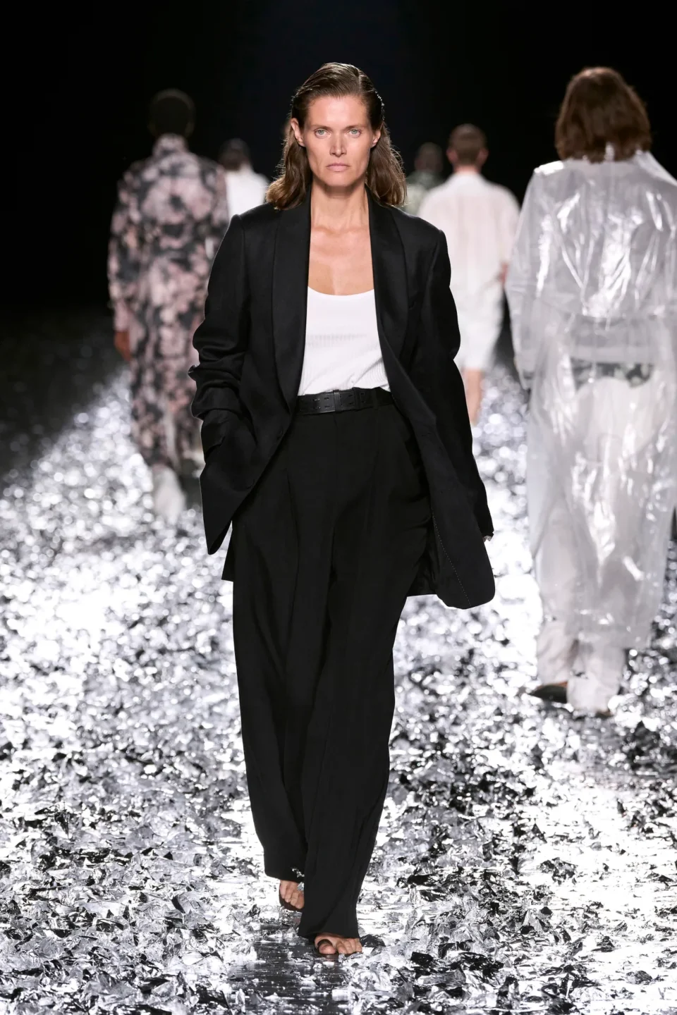 00058-dries-van-noten-spring-2025-menswear-credit-gorunway