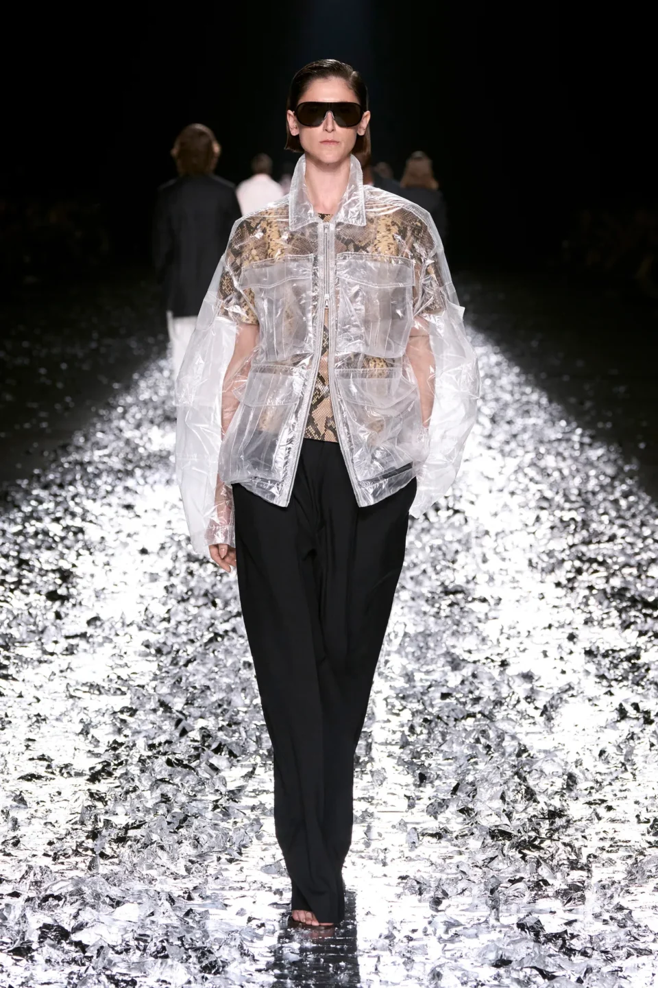 00060-dries-van-noten-spring-2025-menswear-credit-gorunway