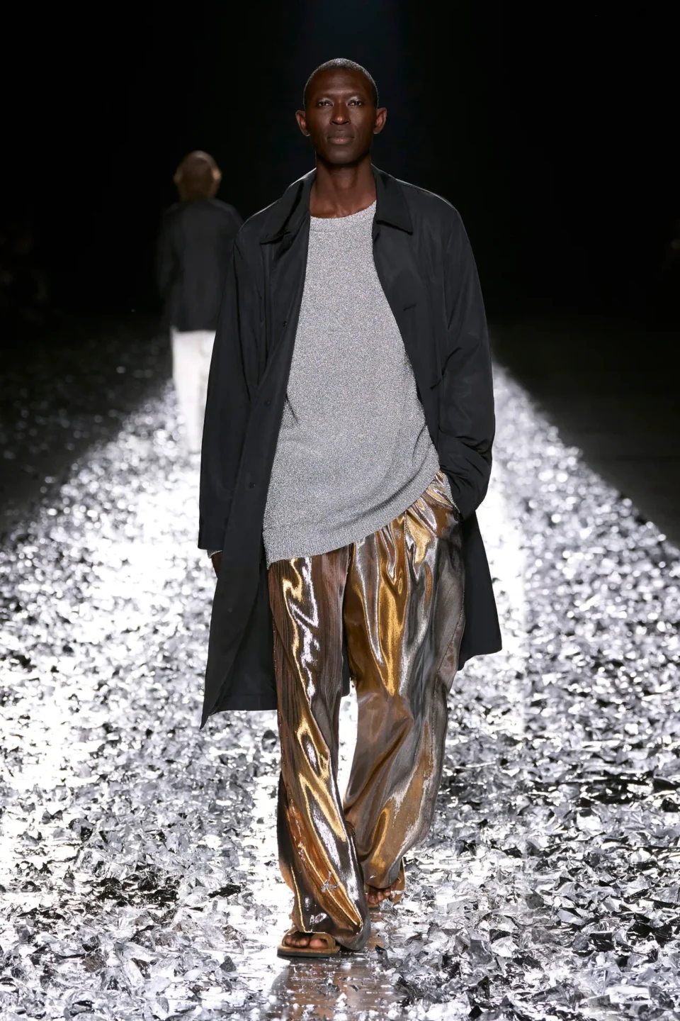 00061-dries-van-noten-spring-2025-menswear-credit-gorunway