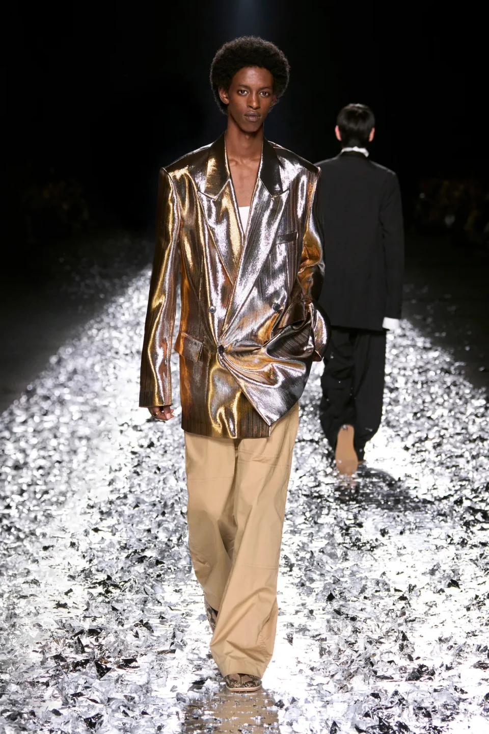 00068-dries-van-noten-spring-2025-menswear-credit-gorunway