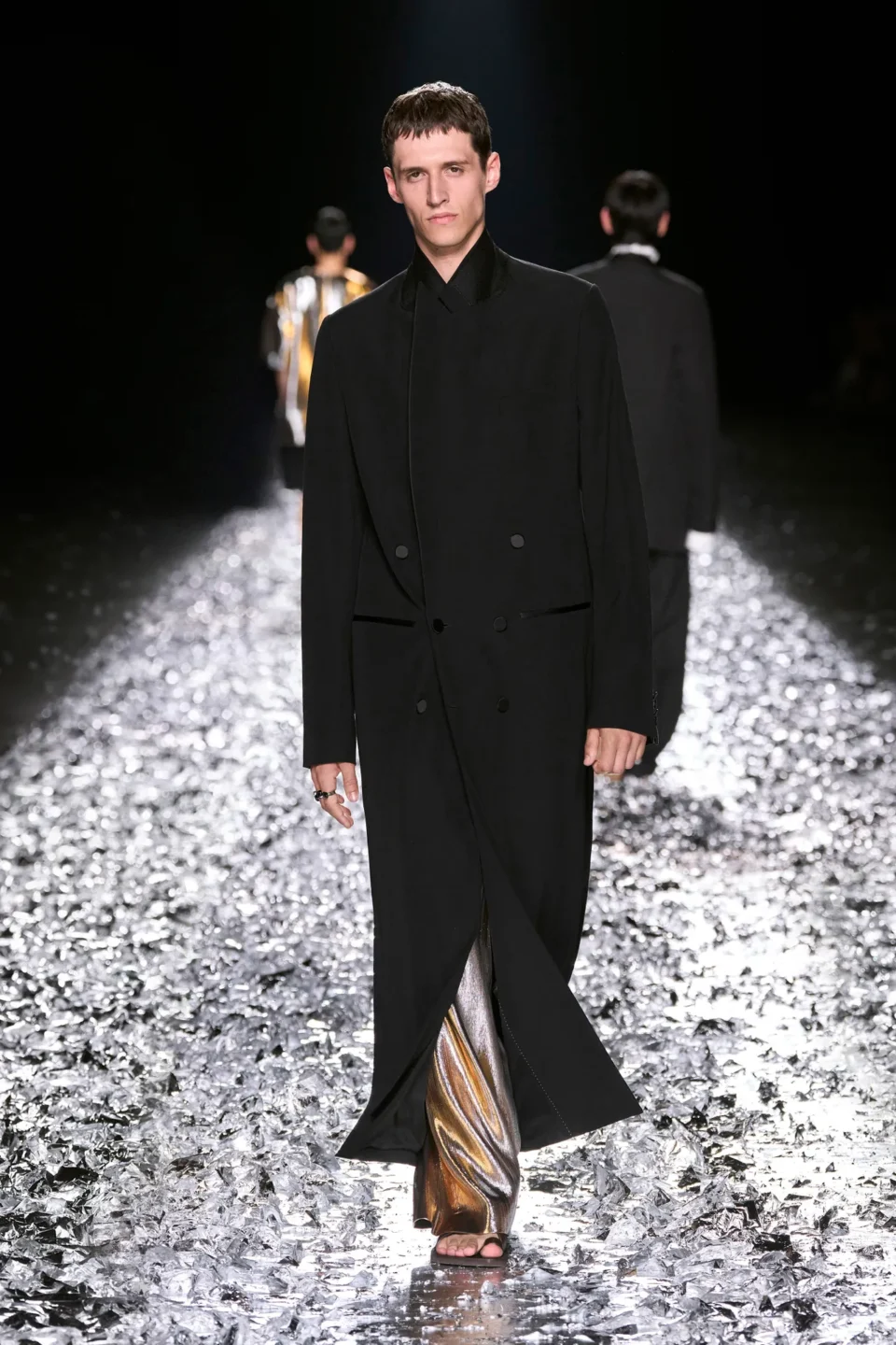 00069-dries-van-noten-spring-2025-menswear-credit-gorunway