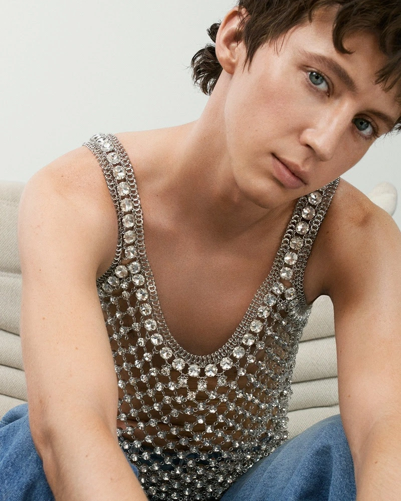 Tiffany & Co. atualiza pulseira Lock, Coperni desfila na Disney Paris, Troye Sivan é o novo rosto da Rabanne e mais
As principais notícias da semana que você não pode deixar de saber