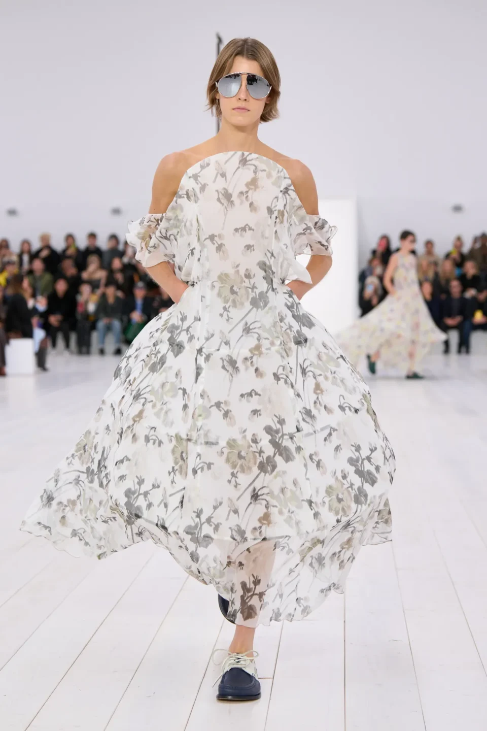 00001-loewe-spring-2025-ready-to-wear-credit-gorunway