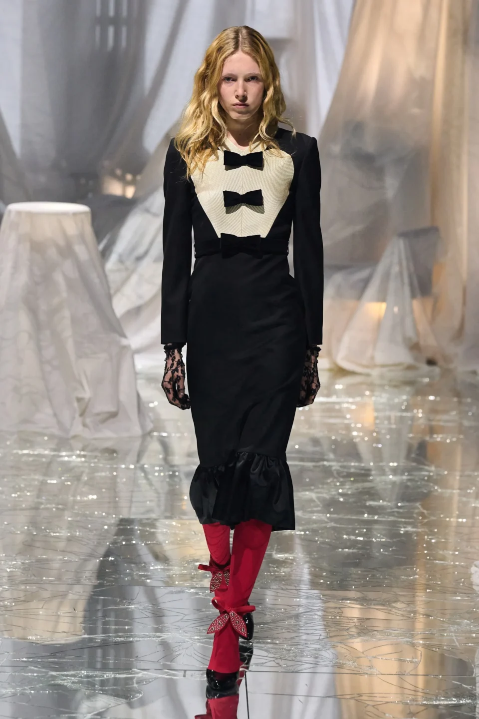 00001-valentino-spring-2025-ready-to-wear-credit-gorunway